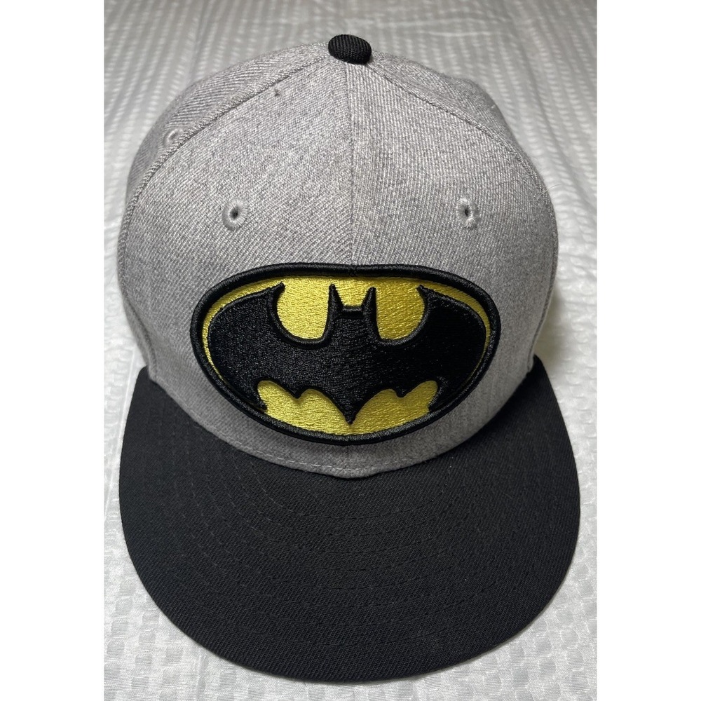 Batman Logo DC Comics Embroidered Snapback All Fabric Hat Gray Black OSFM Cap